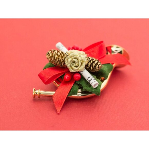 Vintage Musical and Classy Brooch By Avon F14 - Picture 2 of 3